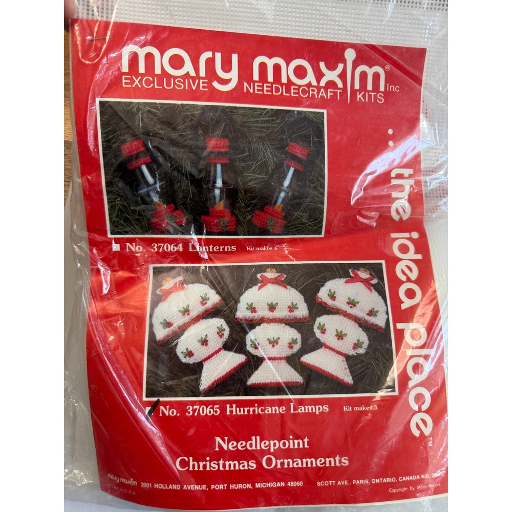 VTG Mary Maxim Needlepoint Ornament Kit Plastic Canvas Holiday Crafting